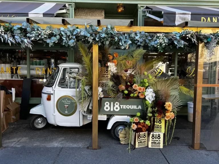 An italian coffee cart