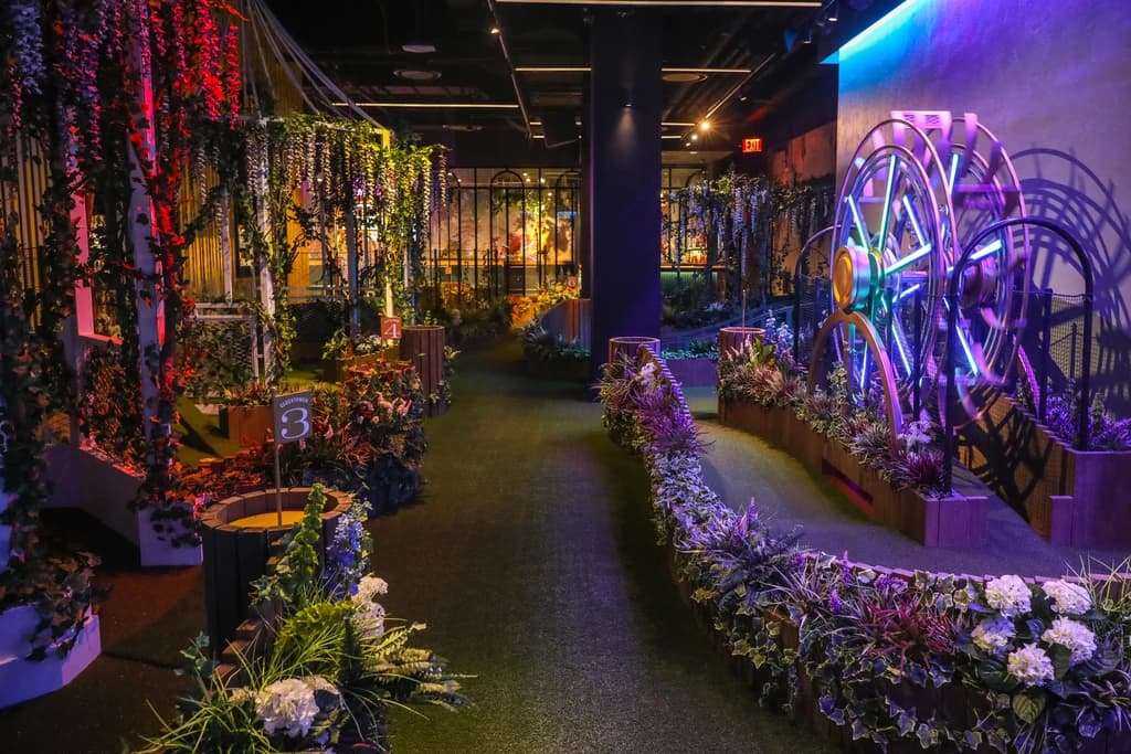 indoor minigolf course with obstacles